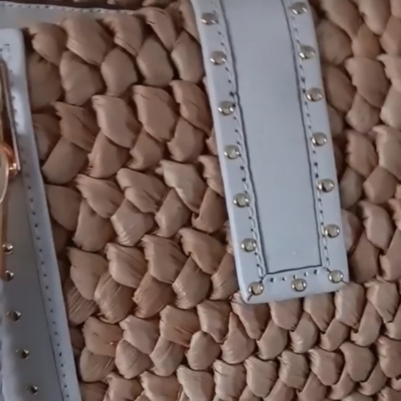 Michael Kors straw handbag GUC - Picture 12 of 14